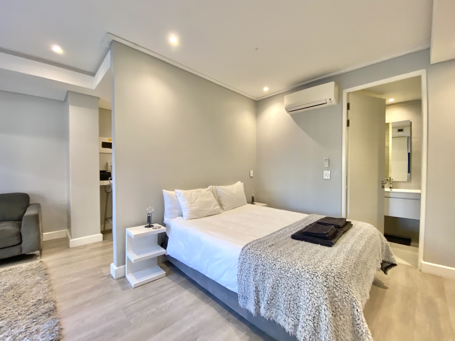 1 Bedroom Property for Sale in Green Point Western Cape